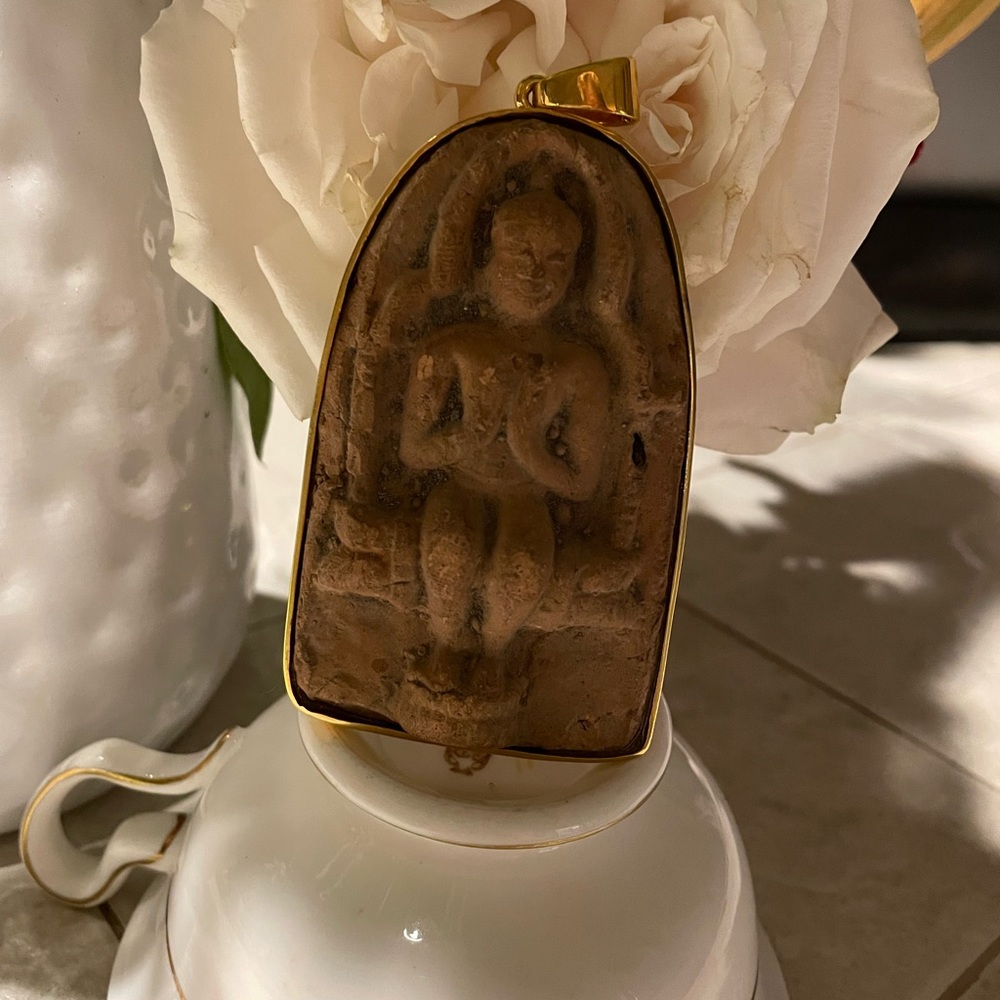 Large Buddha pendant with 18kg